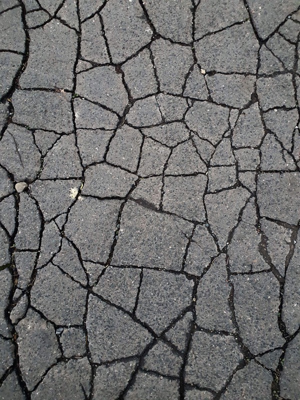 New asphalt driveway installation in Tracy CA